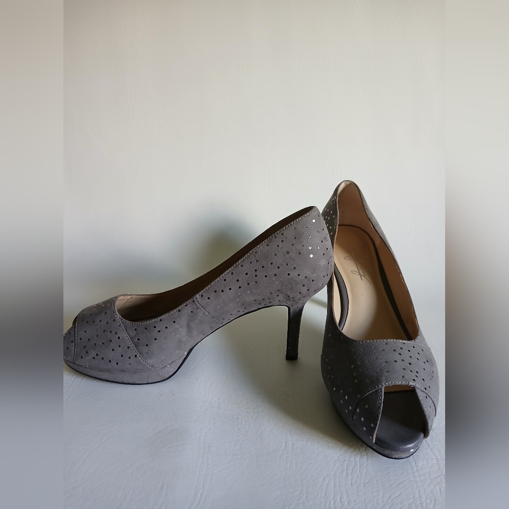 Women's Shoes of Prey Gray Platform Peep-Toe Heels Sz8M Faux Suede With Dots